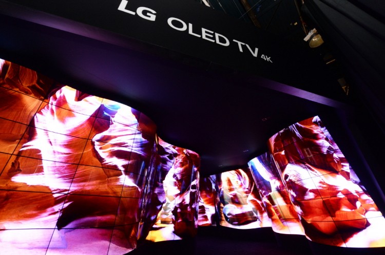 LG: OLED-CANYON BEGEISTERT DIE CES-BESUCHER